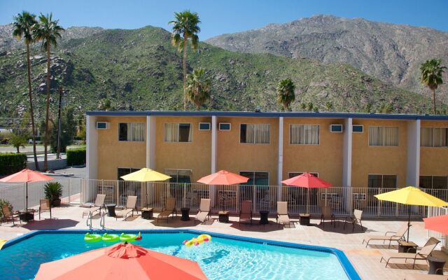 Delos Reyes Palm Springs