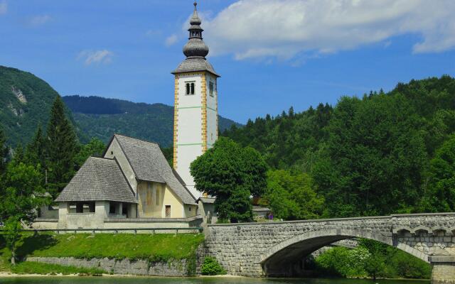 Lovely Apartment in Bohinjska Bistrica near Forest