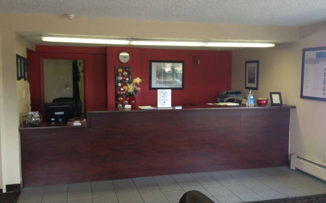 HomeTowne Studios by Red Roof Denver - Lakewood West