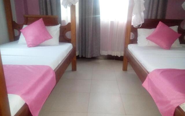 Sunset Apartments S6