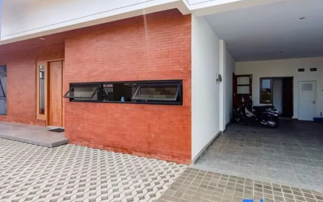Ndalem Tamanan Syariah RedPartner