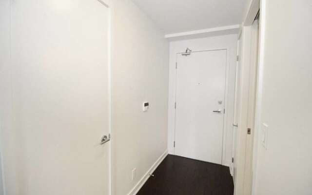 Exquisite High-Rise 1 Bedroom next to Scotia Arena