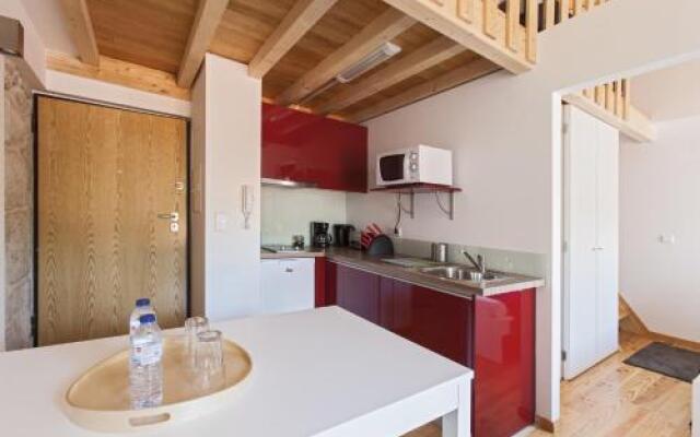 Almada Apartments 468