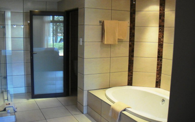 African Sky Hotels - Pine Lake Inn