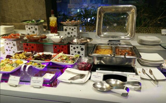 Royal Orchid Central, Vadodara