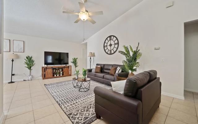 Private Pool and Game Room Near Disney!!!