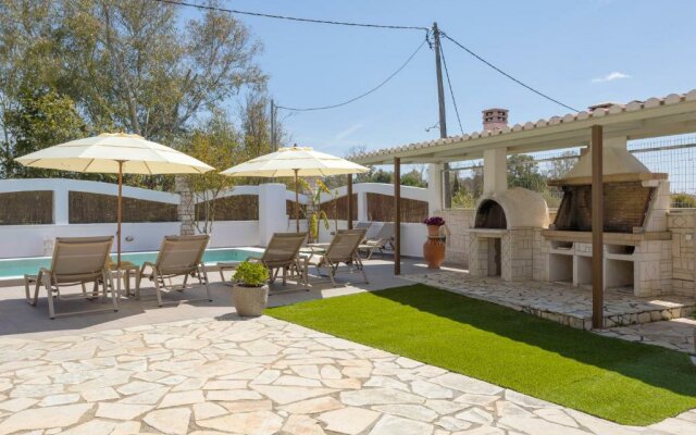 Ilenia's 3 Bedroom House With Private Pool