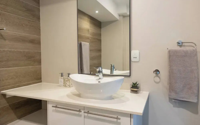 Stylish & Elegant With Epic Views Near Menlyn
