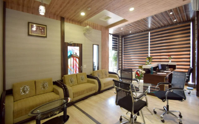OYO 7110 Hotel Prince