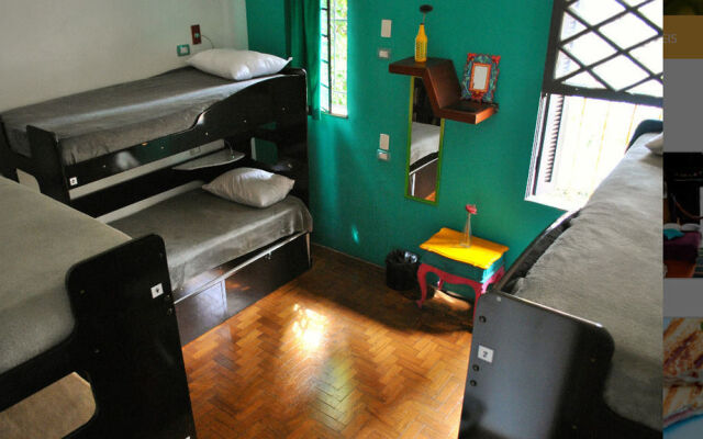Uvaia Hostel