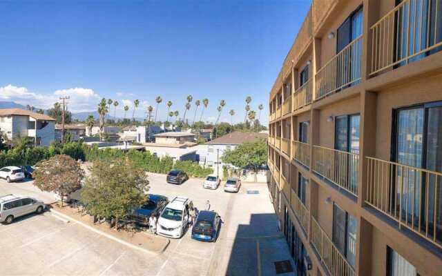 GreenTree Inn & Suites Alhambra