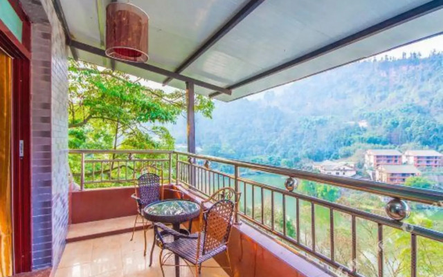 Mountain Whisper Lodge