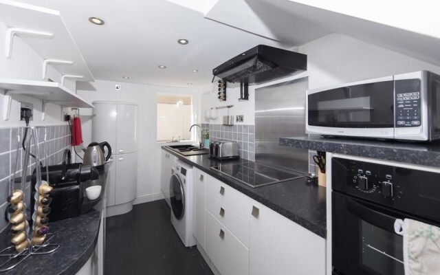 Seafront Walk Garden Apartment