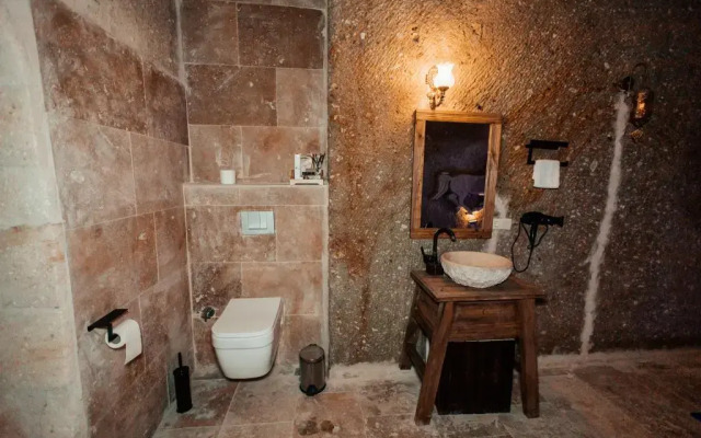 Vanessa Cave House