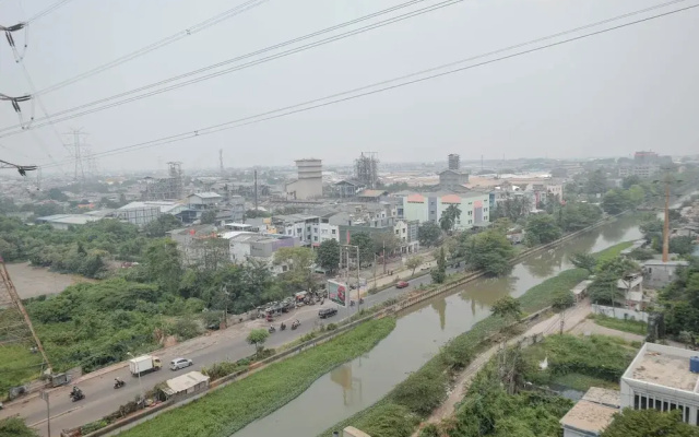 Minimalist Studio At Apartment Lrt City Bekasi