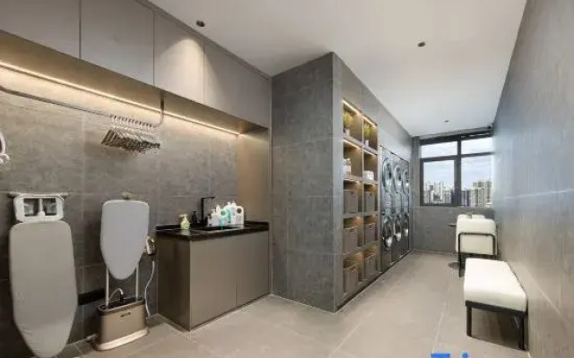 Wuxi Meili Ancient Town Jinglong Plaza Light Residence Hotel