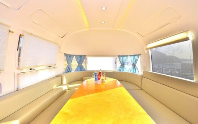 Pohang Glampingaen and Caravan Pension