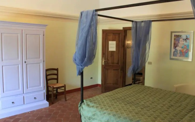 Il Glicine e La Lanterna