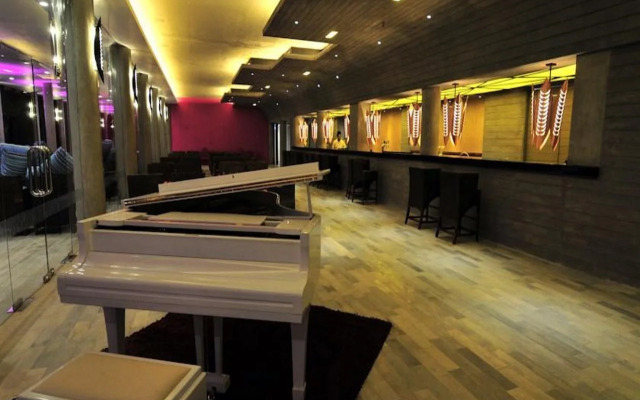 Hikka Tranz by Cinnamon