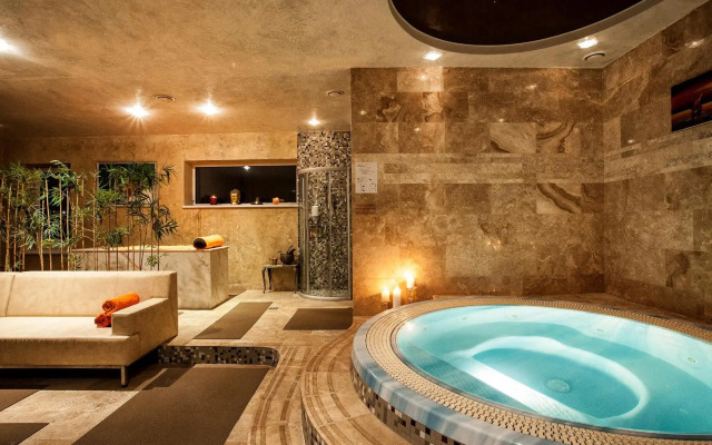Ararat All Suites Hotel