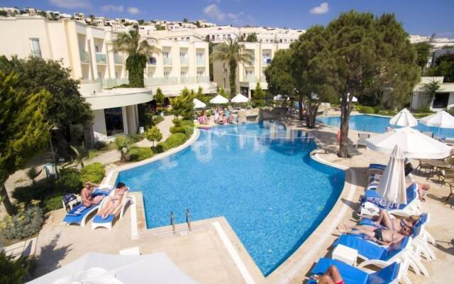 Royal Palm Beach Hotel