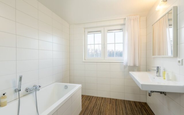 Luxurious detached villa with 3 bathrooms, in De Maasduinen