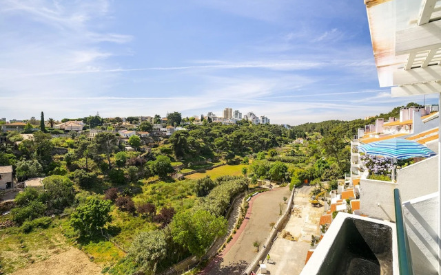 Stylish Sunny Penthouse Near Cascais Center & Greenspace