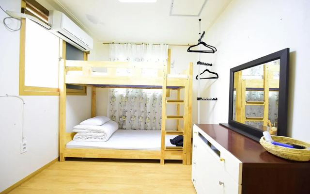Ganderak Guesthouse - Hostel