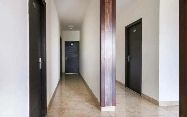 Hotel Red Ark by OYO Rooms