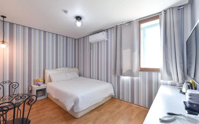 Gunsan La Siesta Hotel