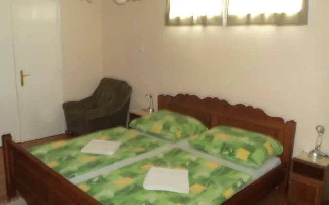 Árpád utcai Vendégház Püspökladány