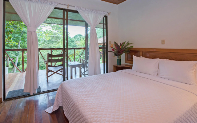 Crocodile Bay Resort