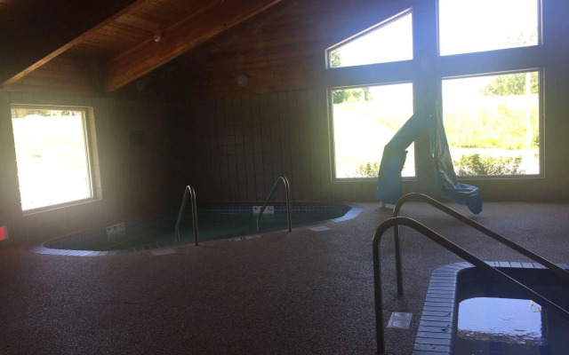 Boarders Inn & Suites by Cobblestone Hotels - Fayette