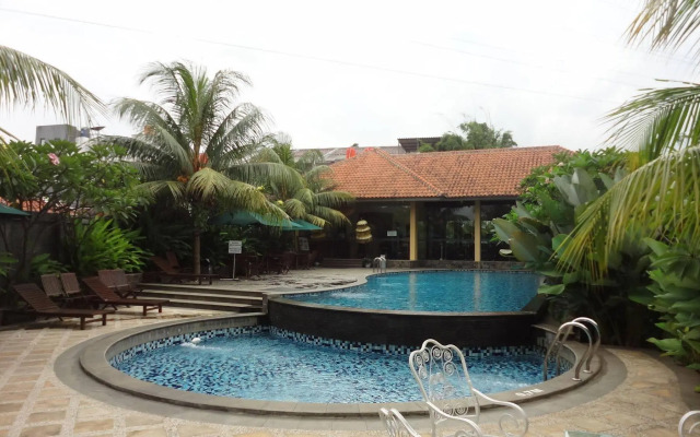 Narita Classic Hotel Tangerang