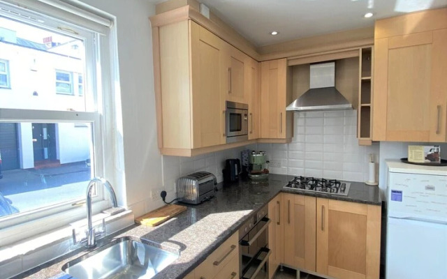 Prime Location- Detached Clifton Home With Parking