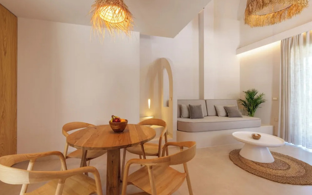 Halo Santorini- Living Experience