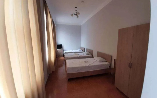 G-Bakuri Hotel