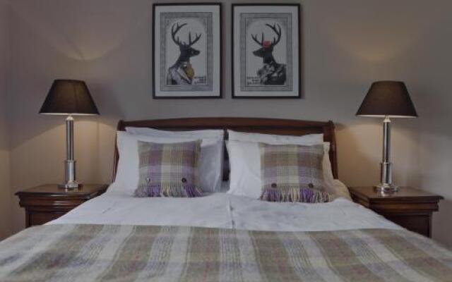Edinburgh Castle Suite - The Edinburgh Address