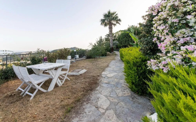Vacation Flat w Garden Pool in Bodrum Gumusluk