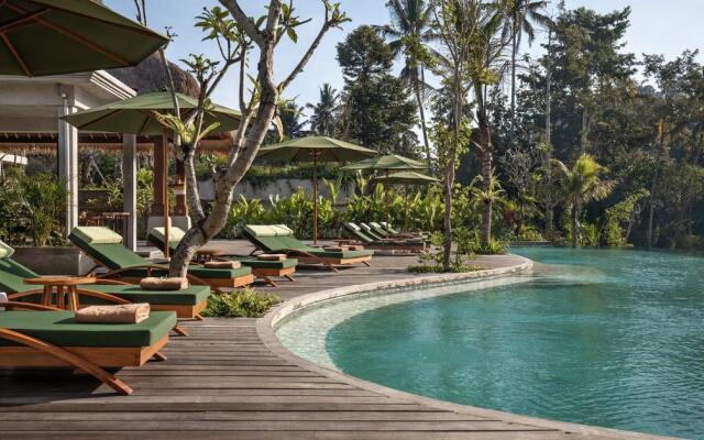 Курорт Adiwana Suweta