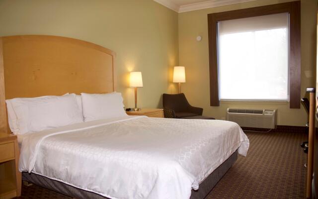 Holiday Inn Express Hotel & Suites Vacaville by IHG