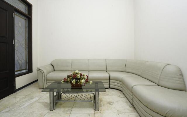 SPOT ON 2483 Salju Korea Residence