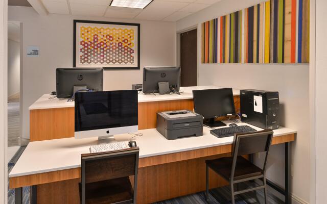 Holiday Inn Express Sacramento Airport Woodland by IHG
