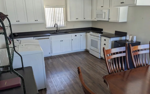 Hi-Lo Motel, Cafe and RV Park Mount Shasta Area