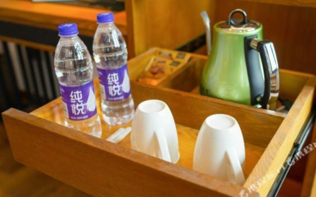 James Joyce Coffetel - Zhuhai Sports Center Mingzhu Station