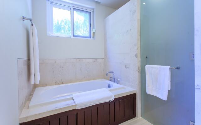 Okol Paraiso by Riviera Rentals