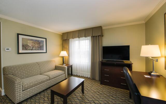 Holiday Inn Express & Suites Merrimack