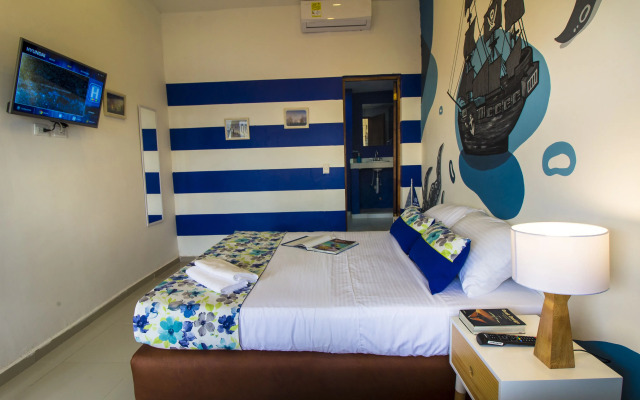 Casa del Puerto Hostel & Suites