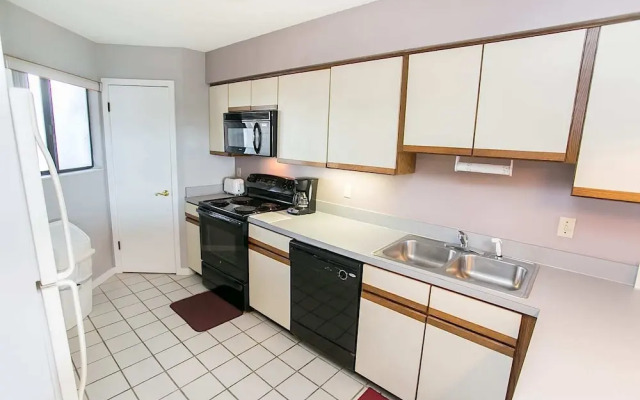 Oceanfront Luxury: 2BR Condo, St. Augustine