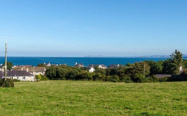 Modern Holiday Home in Moelfre Near Beach